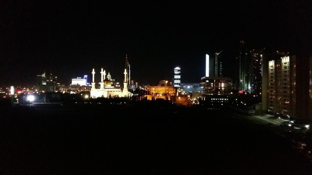 Apartment In Heart Of Astana Exterior foto